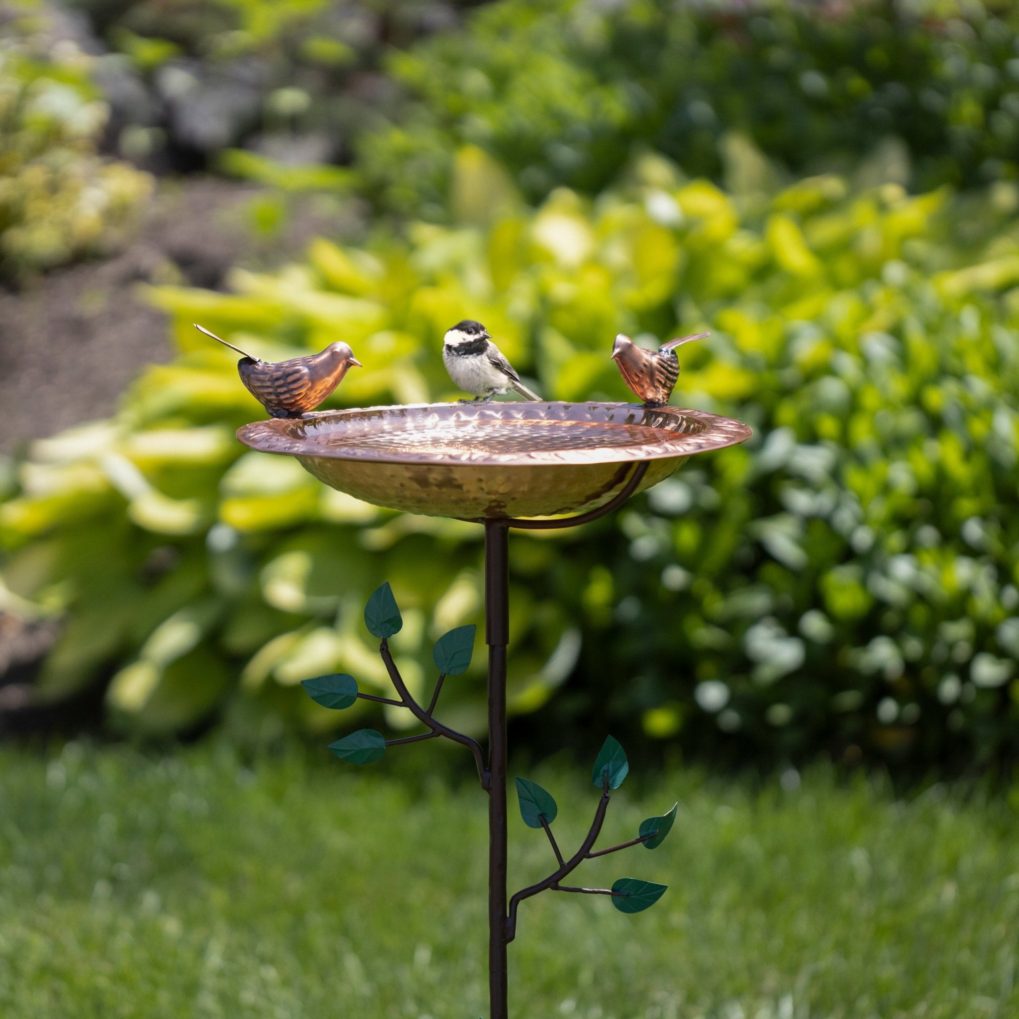 13.5“� Birdbath with Copper Birds and Decorative Garden Pole - Evira