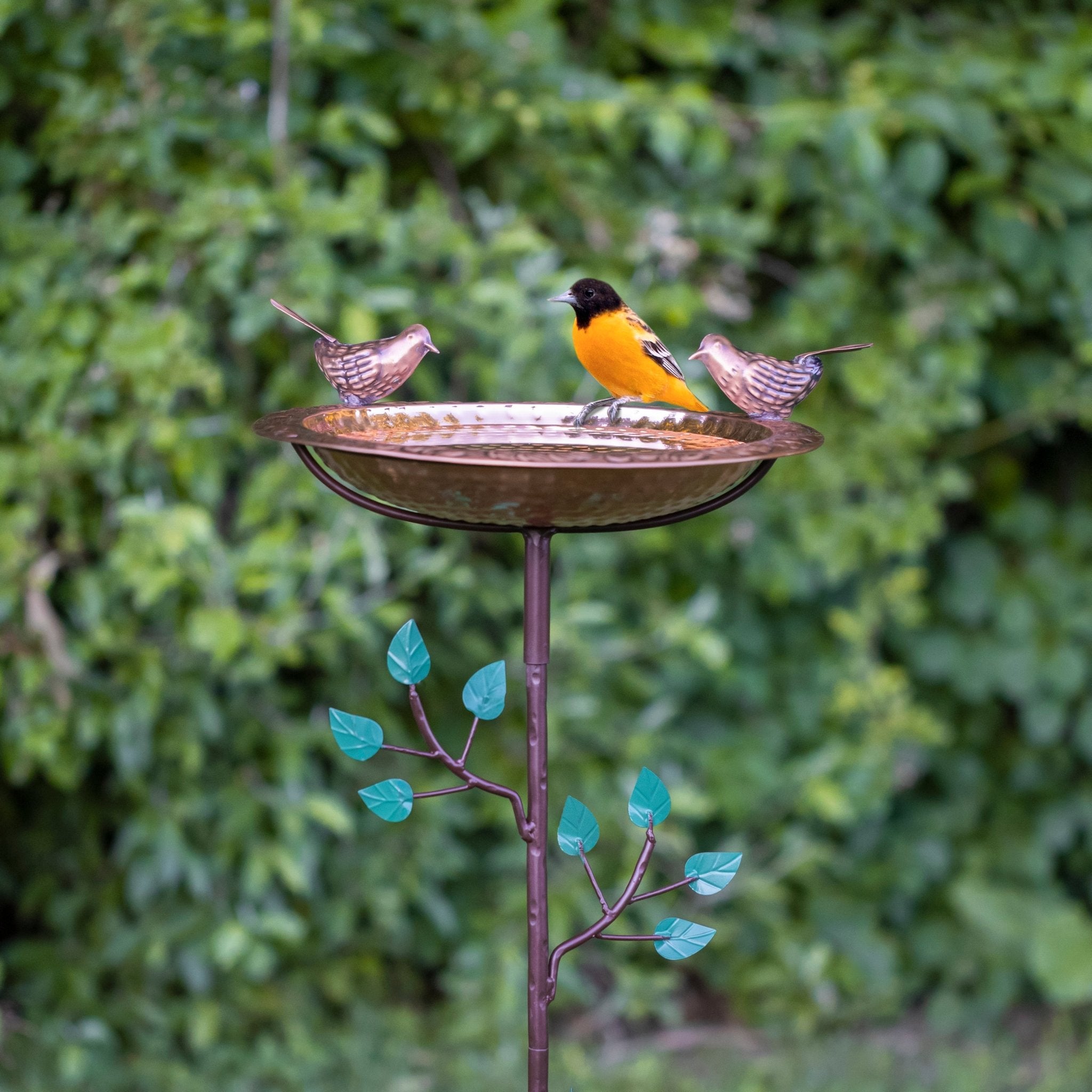 13.5“� Birdbath with Copper Birds and Decorative Garden Pole - Evira